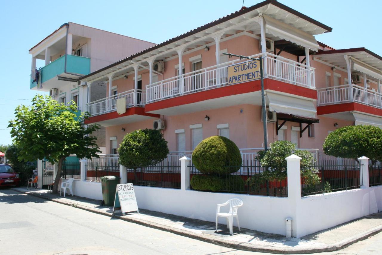 Sarti Center Studios Экстерьер фото