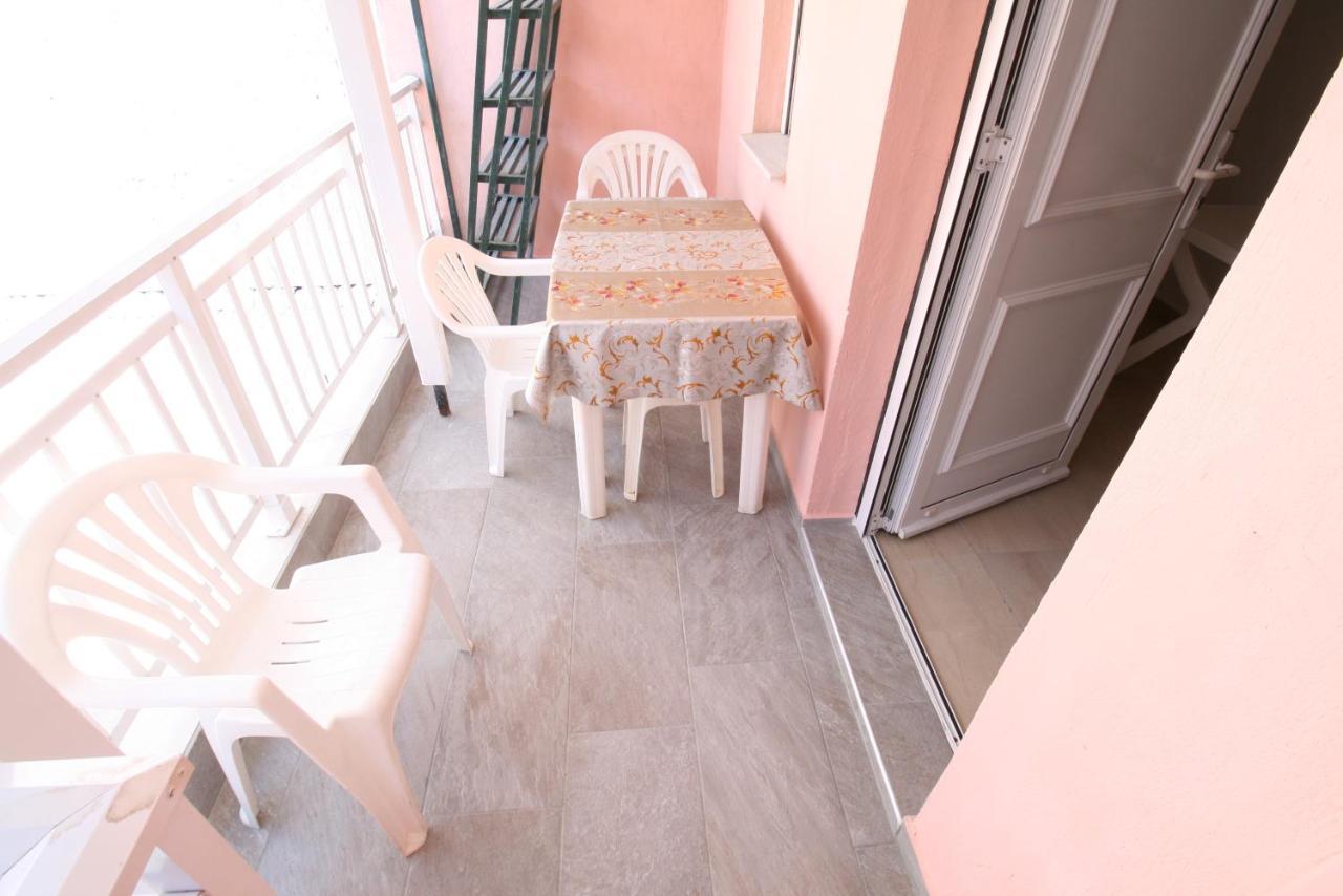 Sarti Center Studios Экстерьер фото