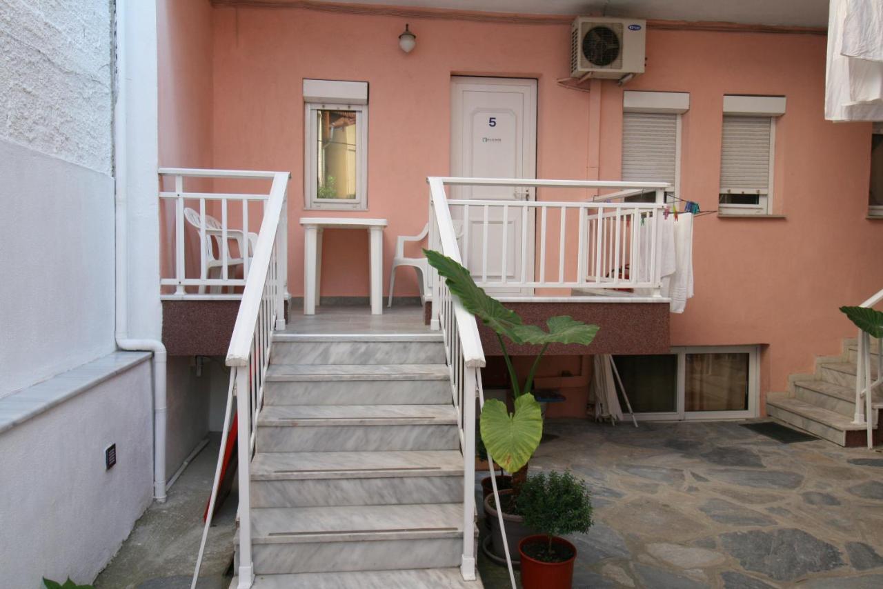 Sarti Center Studios Экстерьер фото
